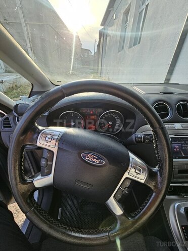 Ford S-MAX-6