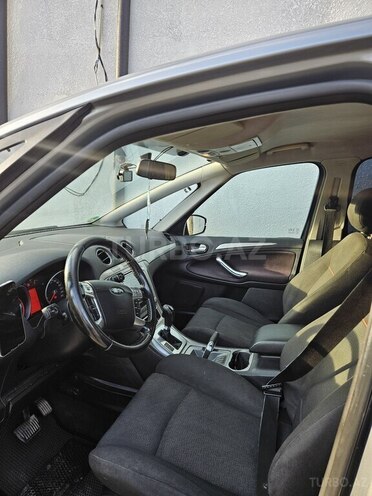 Ford S-MAX-7