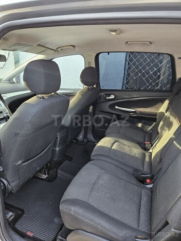 Ford S-MAX-9