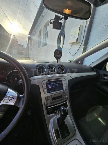 Ford S-MAX-8