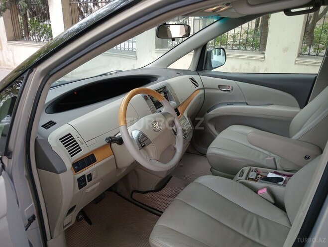 Toyota Previa-3