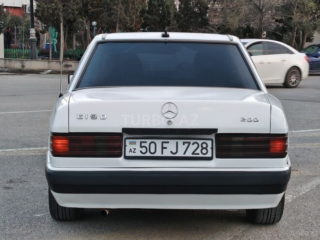 Mercedes 190-2