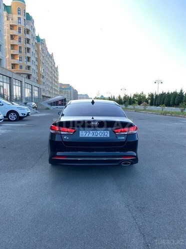 Kia K5-4