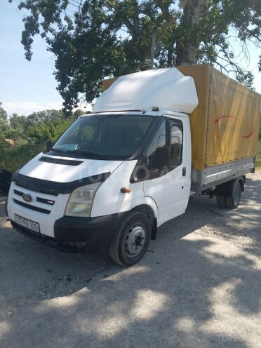 Ford Transit-2