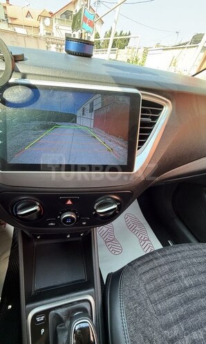 Hyundai Accent-17