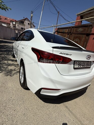 Hyundai Accent-9
