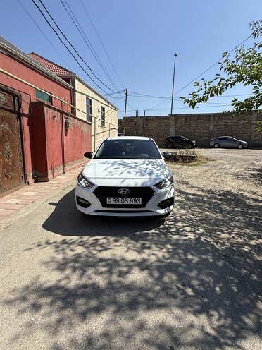 Hyundai Accent-1