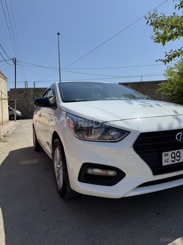 Hyundai Accent-3