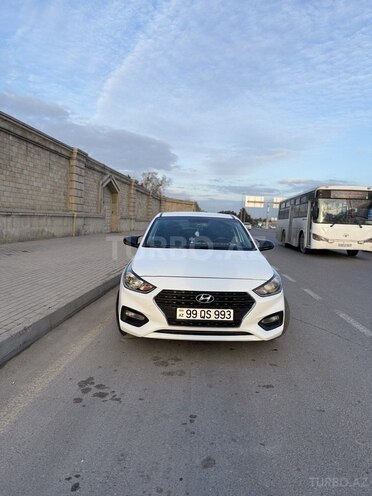 Hyundai Accent-20