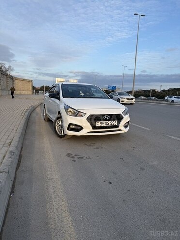 Hyundai Accent-21