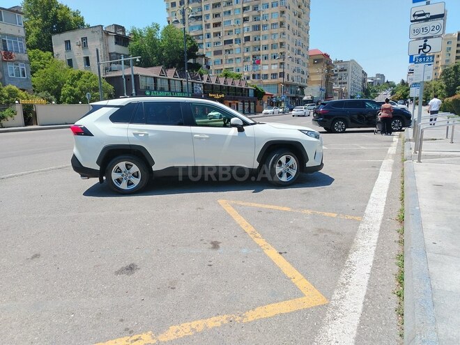Toyota RAV4-3
