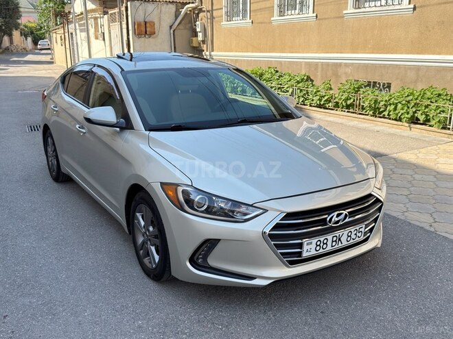 Hyundai Elantra-10