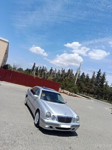 Mercedes E 240-8