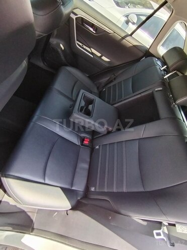 Toyota RAV4-11