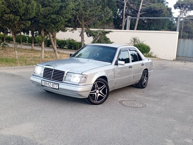 Mercedes 230 E-2