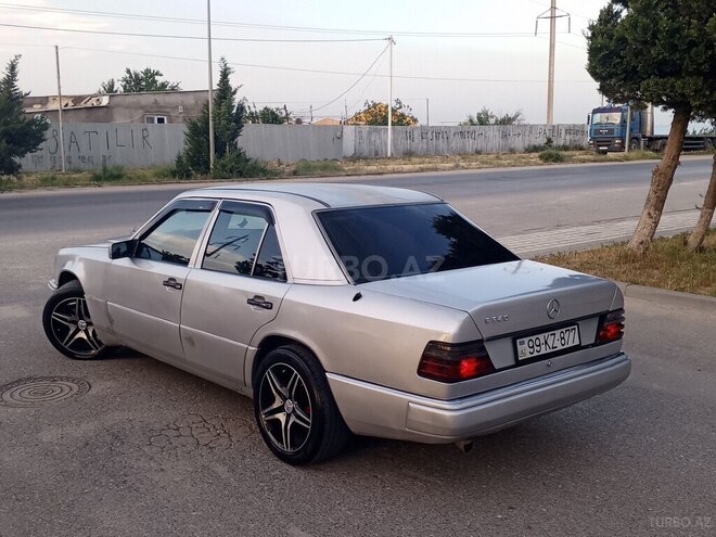 Mercedes 230 E-7