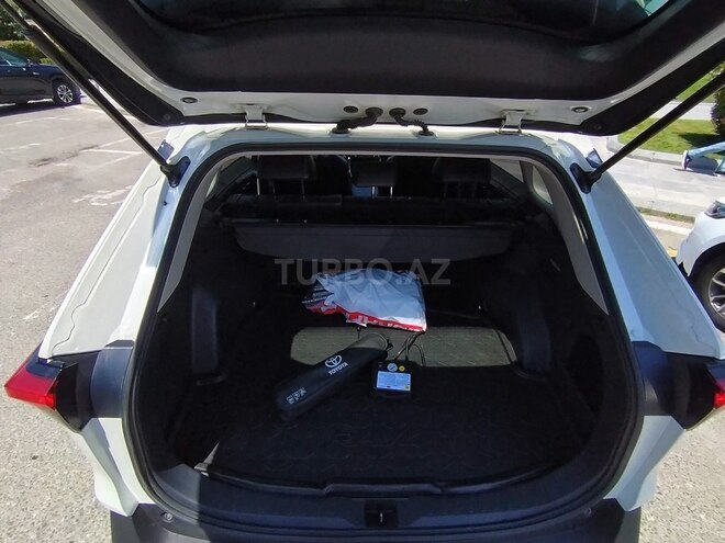 Toyota RAV4-12