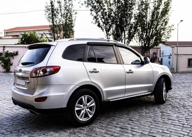 Hyundai Santa Fe-9