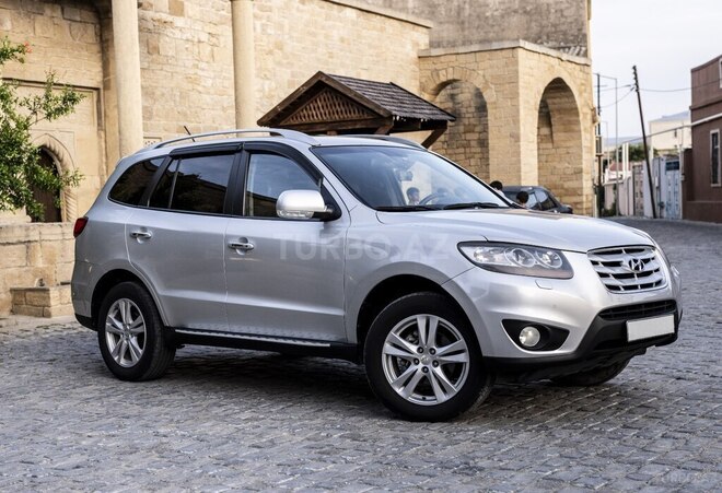 Hyundai Santa Fe-12