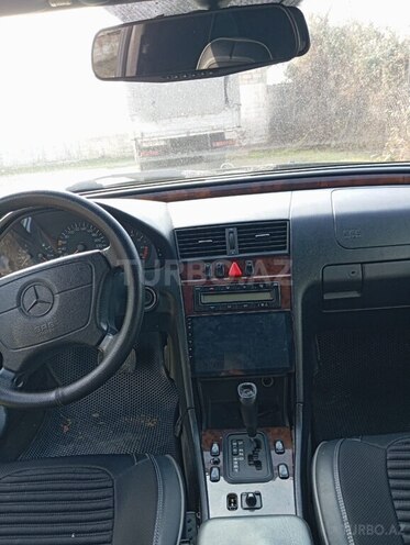 Mercedes C 240-8
