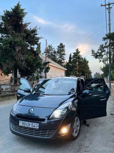 Renault Grand Scenic-1