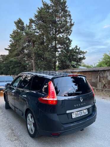 Renault Grand Scenic-6