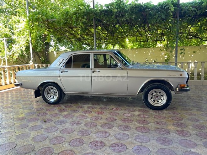 GAZ 24 "Volga"-11