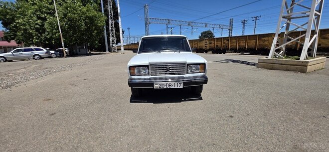 LADA (VAZ) 2107-1