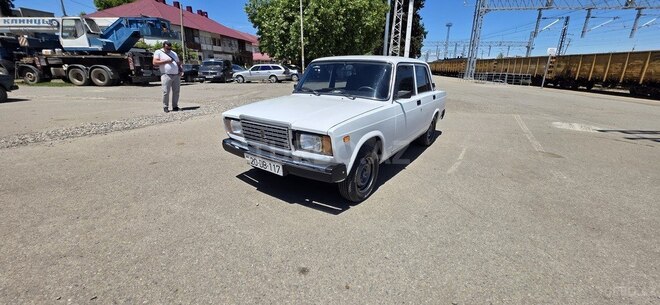 LADA (VAZ) 2107-2