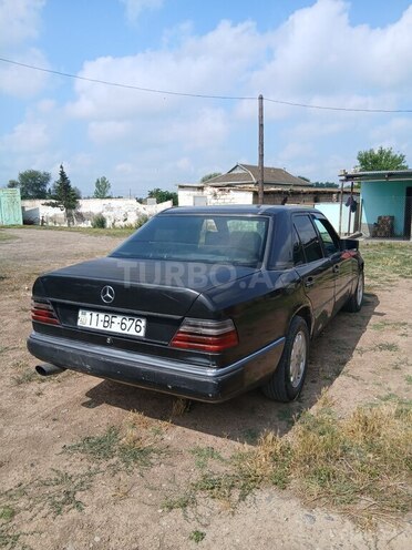 Mercedes 200 D-15