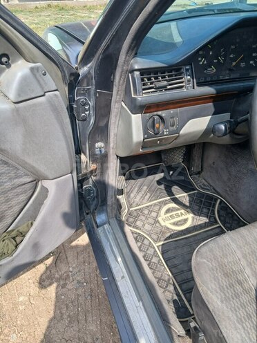 Mercedes 200 D-18