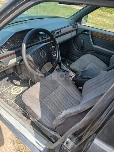Mercedes 200 D-20