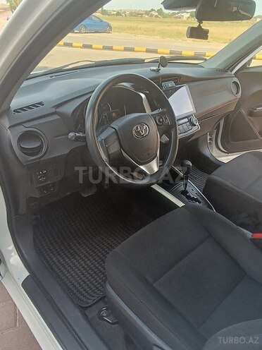Toyota Corolla Fielder-11