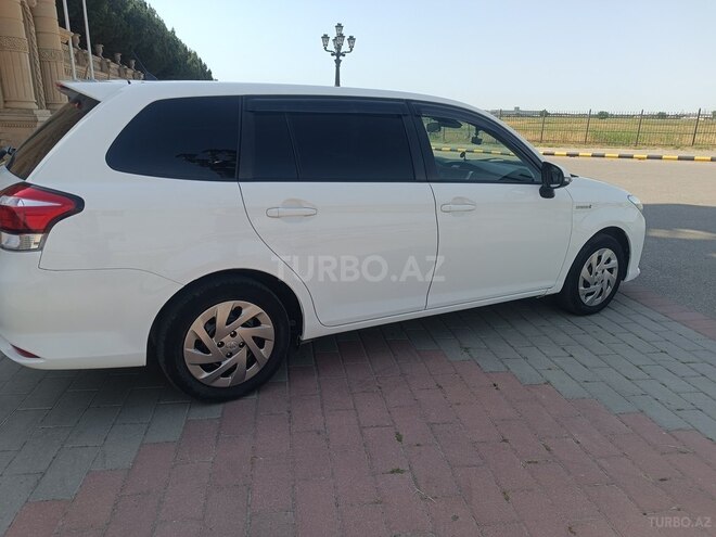 Toyota Corolla Fielder-6