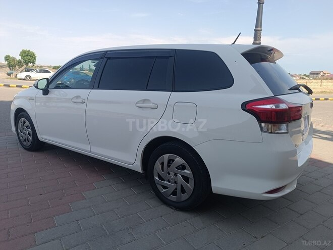 Toyota Corolla Fielder-5