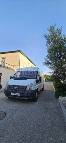 Ford Transit-3