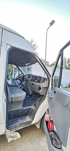 Ford Transit-7