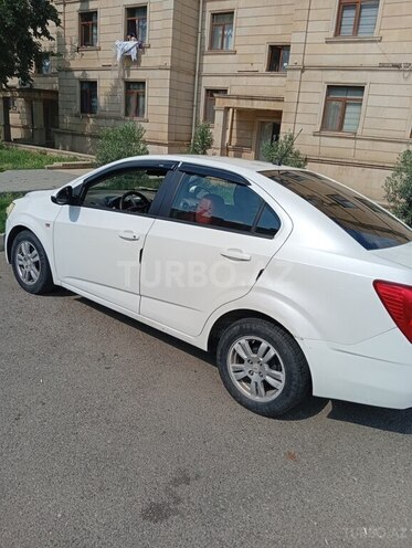 Chevrolet Aveo-3