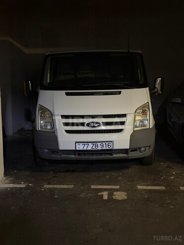 Ford Transit-16