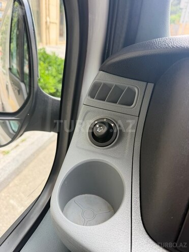 Ford Transit-18