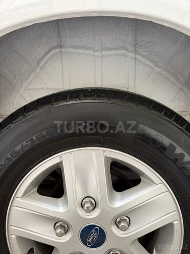 Ford Transit-8