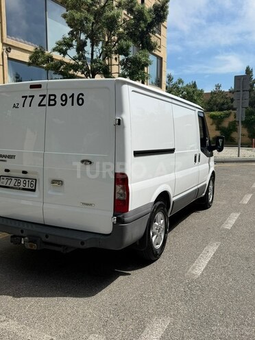 Ford Transit-10