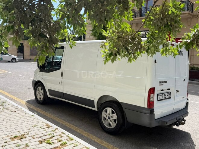 Ford Transit-6