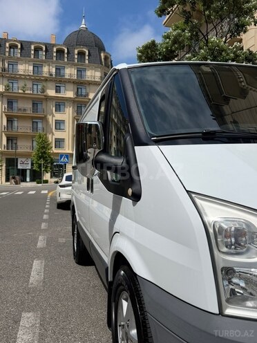 Ford Transit-7