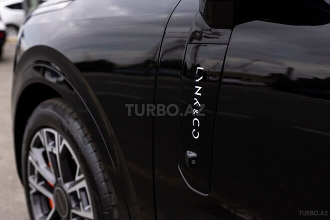 Lynk & Co 900-7