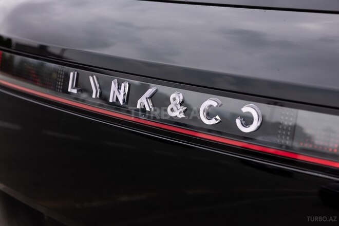 Lynk & Co 900-12