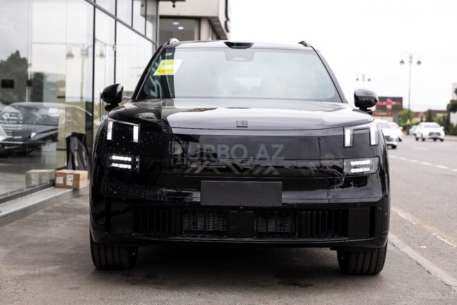 Lynk & Co 900-1