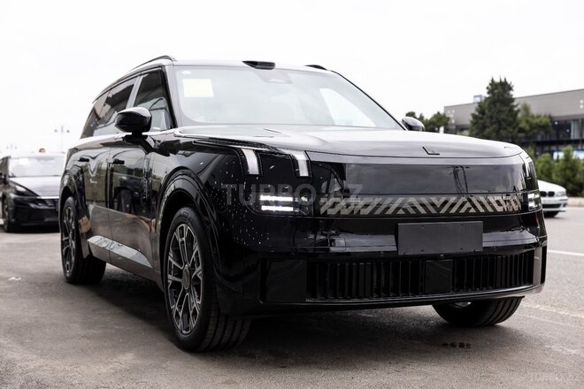 Lynk & Co 900-3