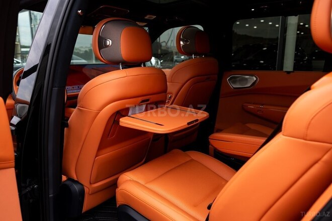 Lynk & Co 900-33