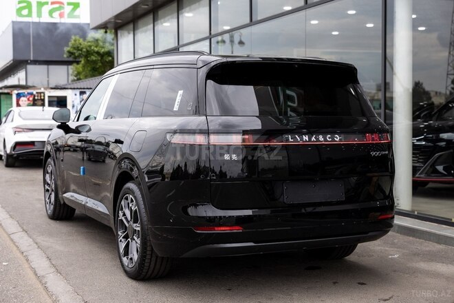 Lynk & Co 900-10